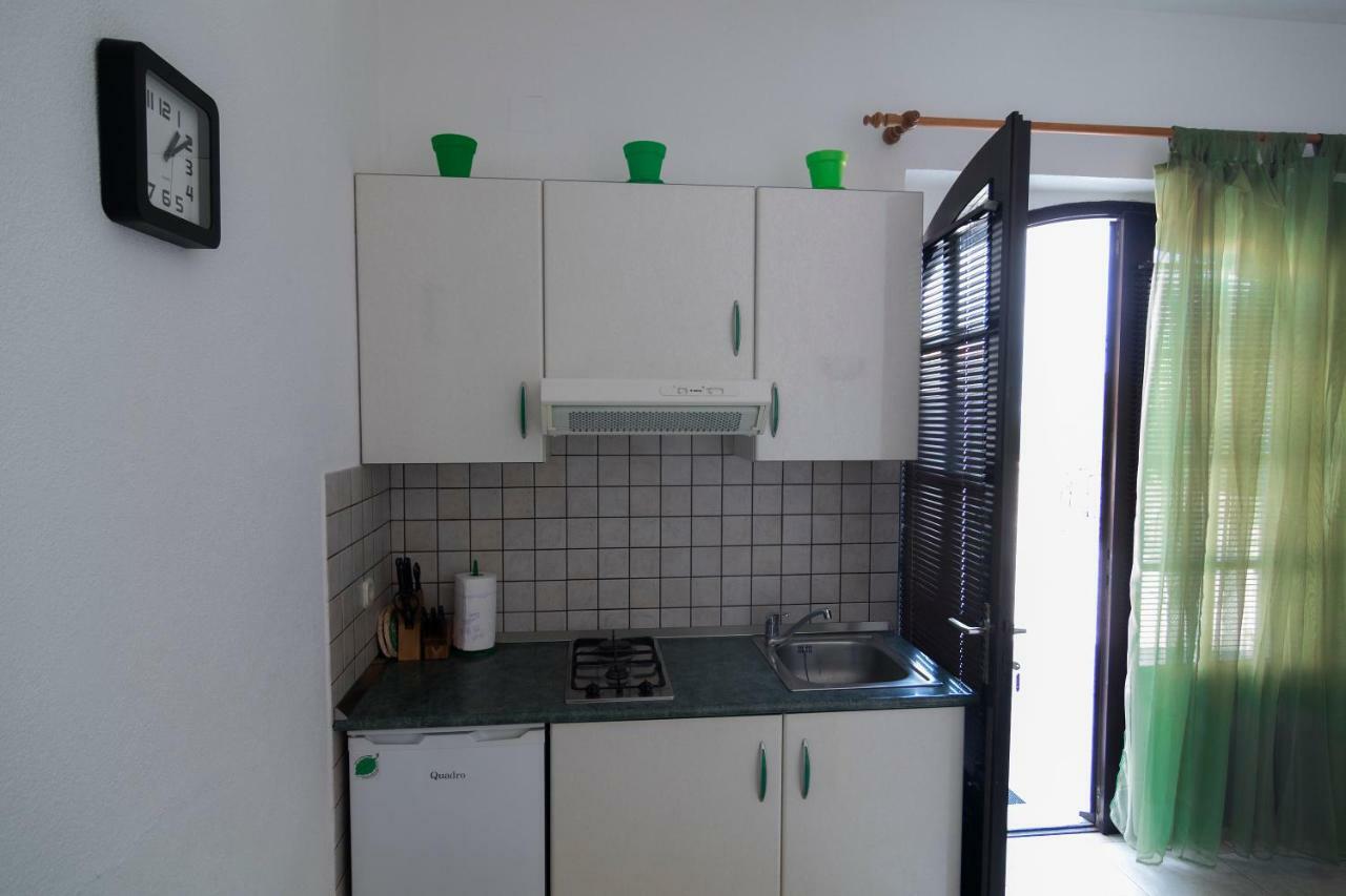 Apartments Ivana Postira Bagian luar foto