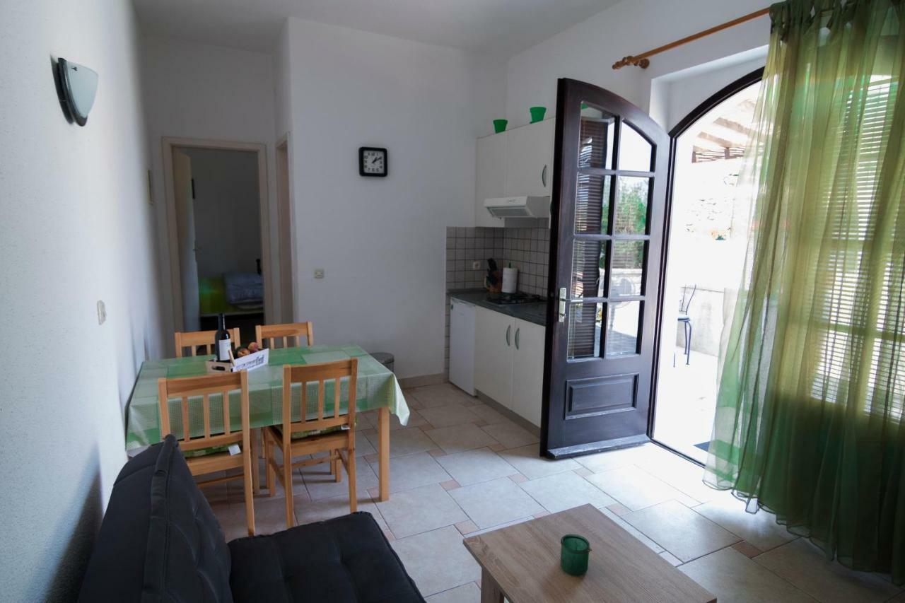 Apartments Ivana Postira Bagian luar foto