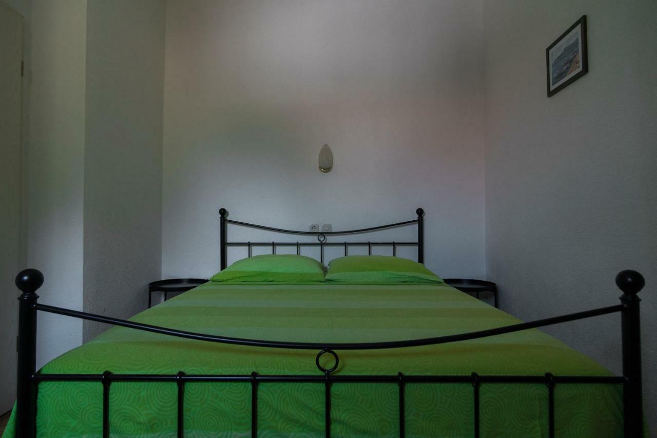 Apartments Ivana Postira Bagian luar foto