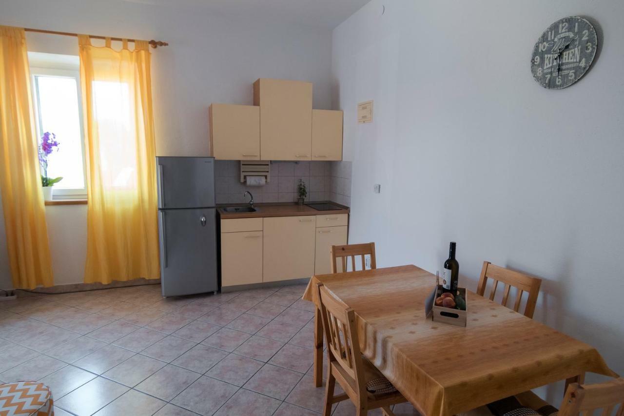 Apartments Ivana Postira Bagian luar foto
