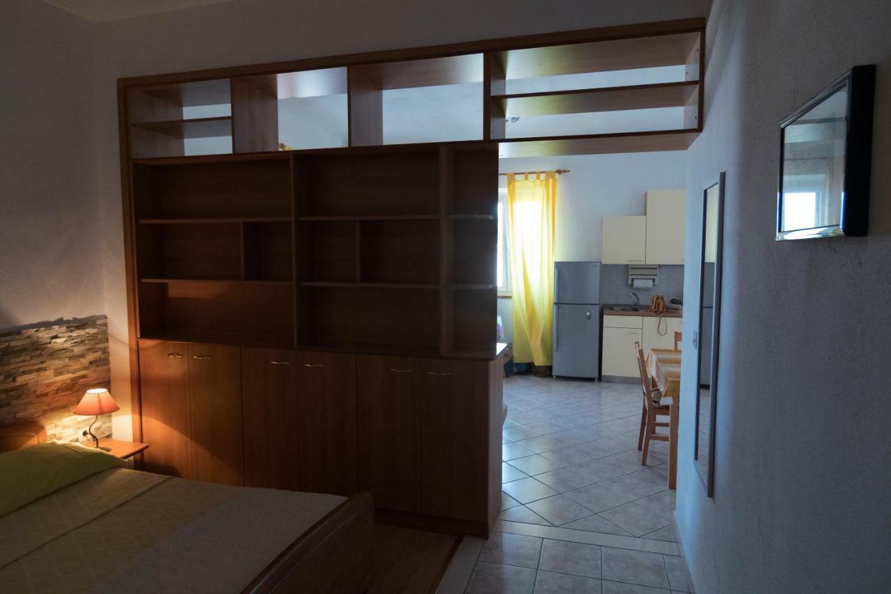 Apartments Ivana Postira Bagian luar foto